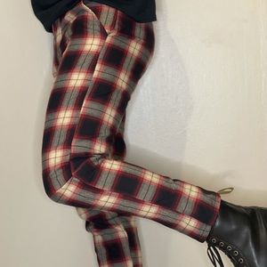 RED PLAID PANTS- boohooMAN - SIZE SMALL